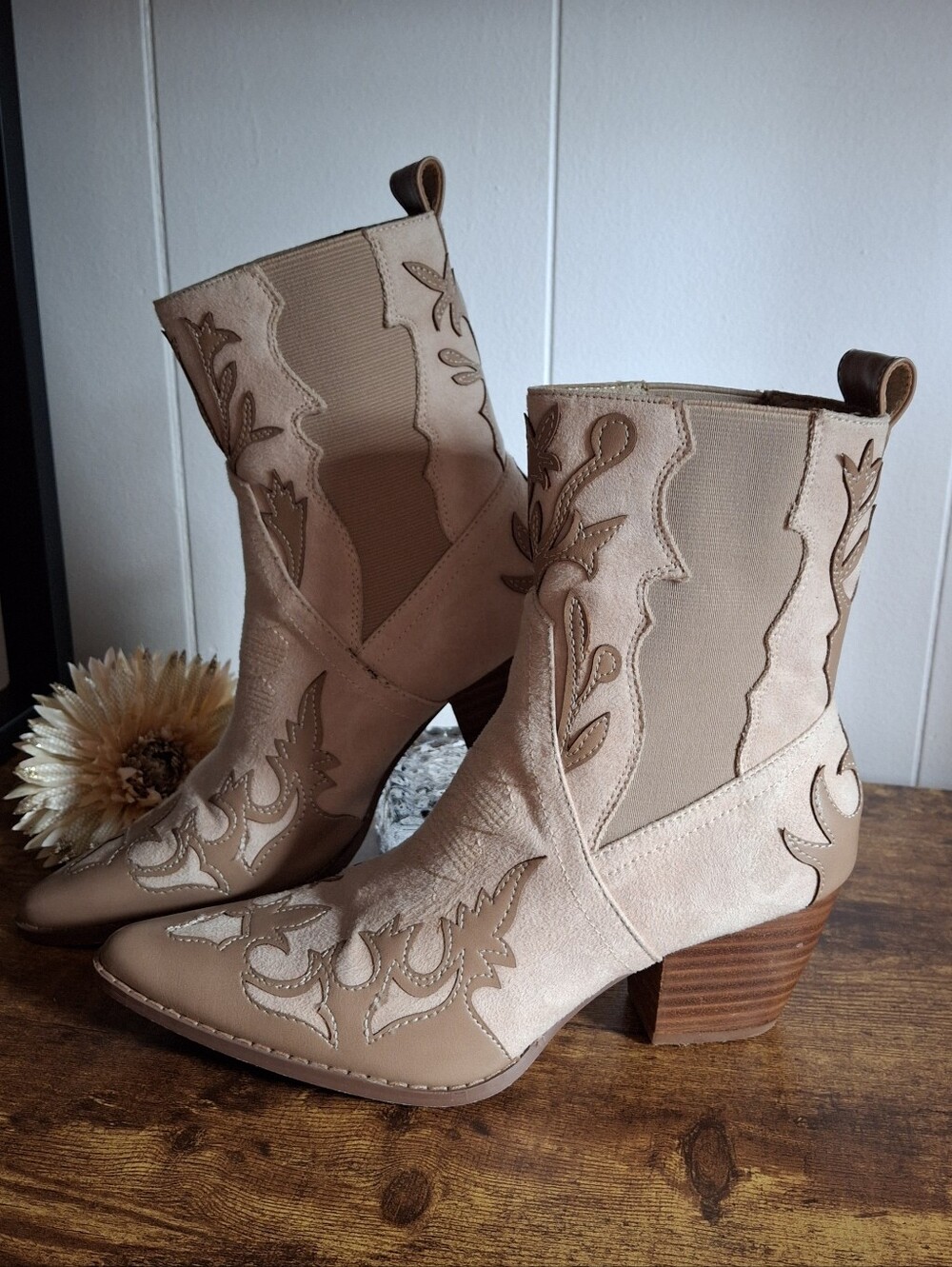 Women’s Canyon Natural Western Ankle Boots Stylish Cowgirl Size US 6 1/2 Medium